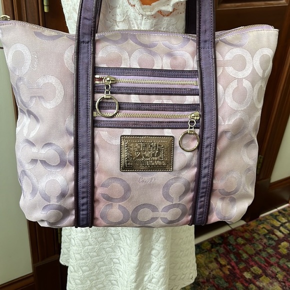 Coach Poppy Rare Vintage Purple straps/Lavender C Fabric Silvertone Hardw - Picture 1 of 16